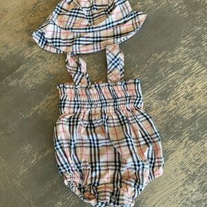Plaid Baby Girl Romper & Sun Hat Set – Neutral Beige Check (Like New)